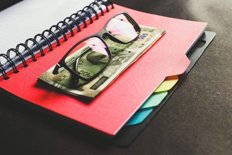 How Political Campaign Strategists Shape Election Campaign Merchandise